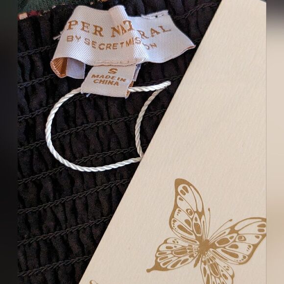 Supernatural by Secret Mission Black Floral Crop Top NWT - Picture 6 of 7